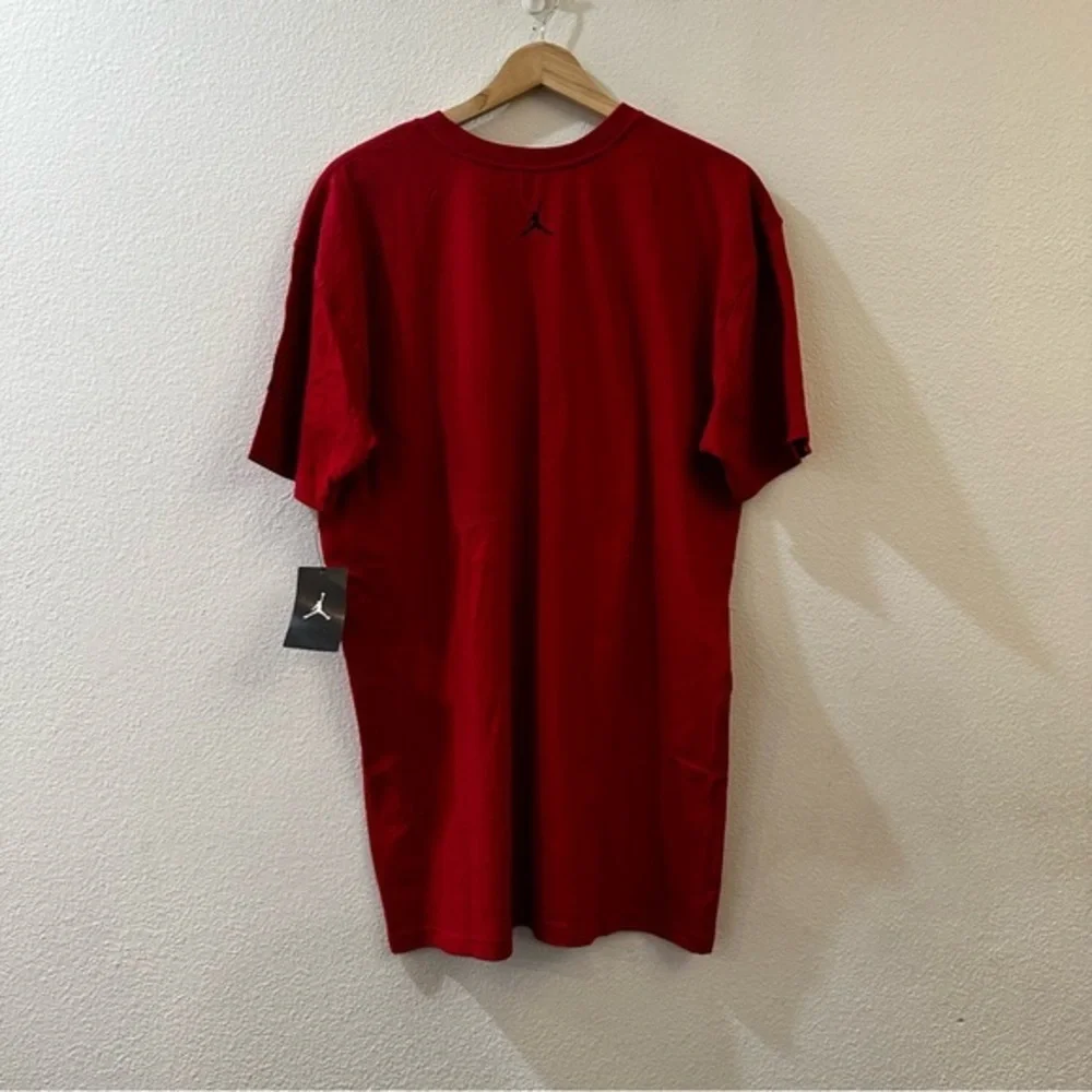Nike Air Jordan Men's Short Sleeve Crew Neck‎ Size Large Red NWT